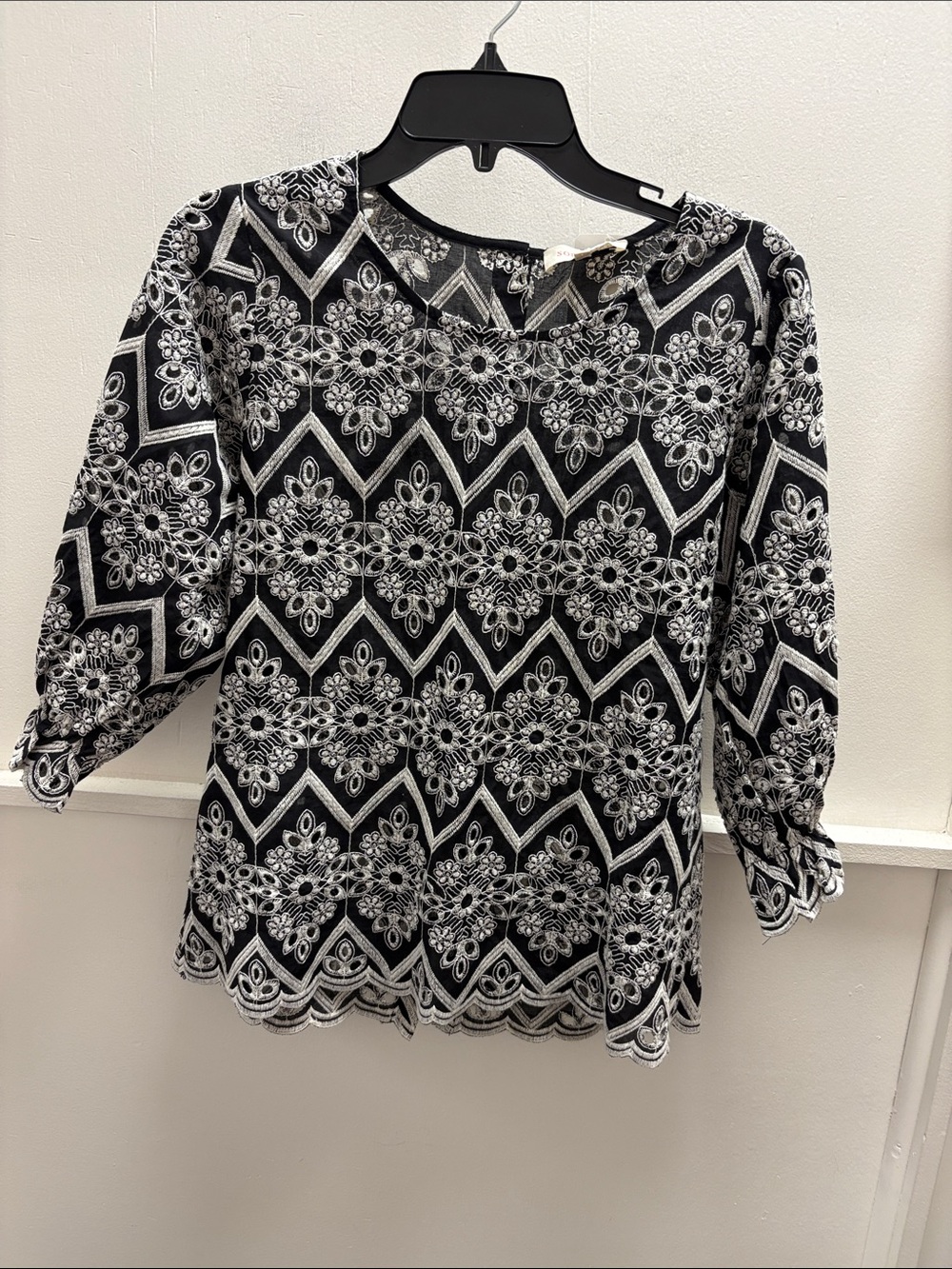Solitaire Black and White Floral Lace Blouse